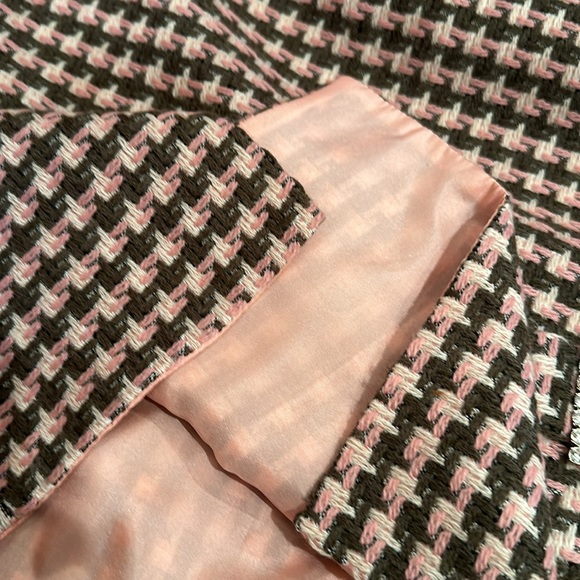 Kicky pink taupe and cream wool blend knee length skirt w pink silk lining - Picture 10 of 13